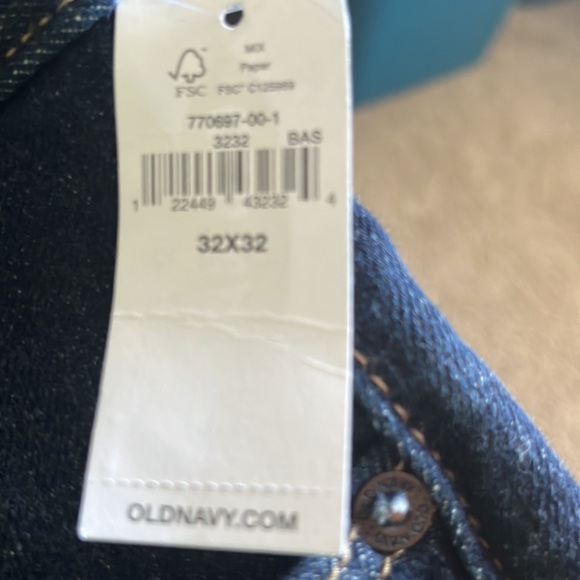 Old Navy loose , built in tough, built in flex - Picture 10 of 16